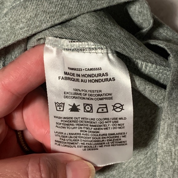 Nike Ladies Gray Tee, EUC, Size Small - Picture 4 of 9